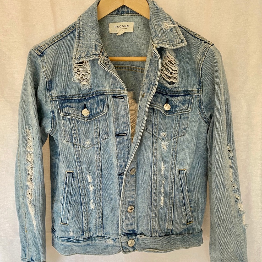 Pac Sun distressed light wash jean jacket size xs